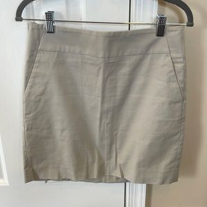 Ann Taylor 4P Beige short pencil skirt